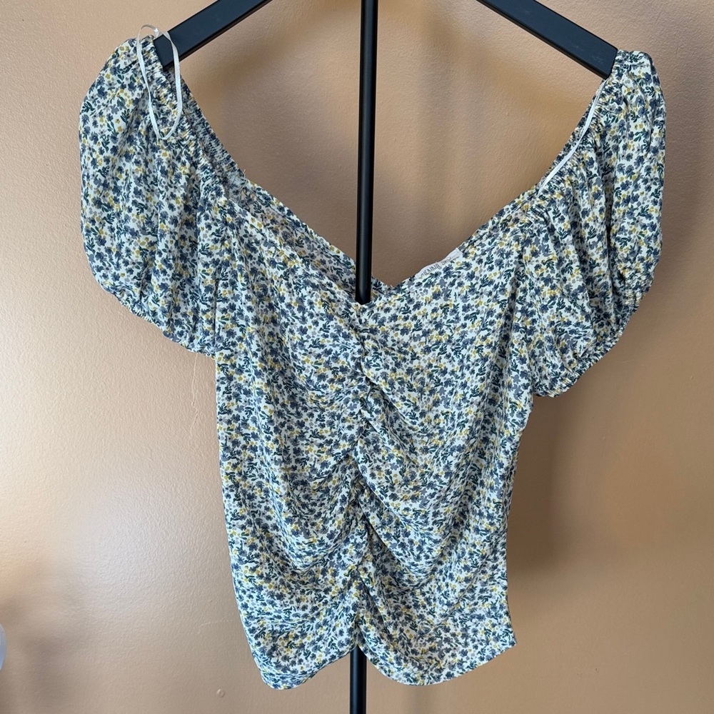 Sienna Sky White Floral‎ Ruched Puff Sleeve Blouse